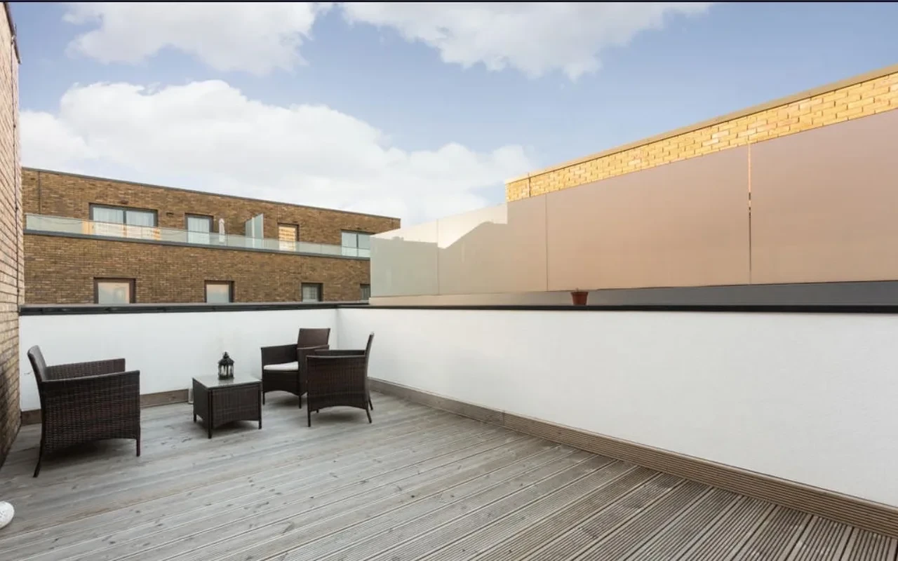 London， Mary Rose Square，2b2b次卧招女生室友 4