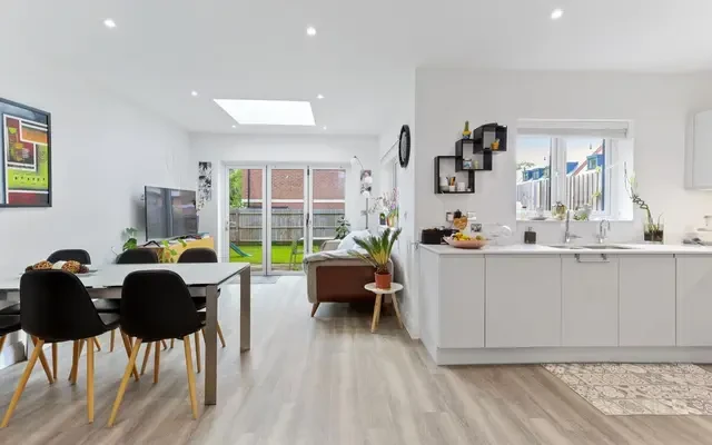 Orchard Farm Avenue, East Molesey, Surrey, KT8 0AJ 2