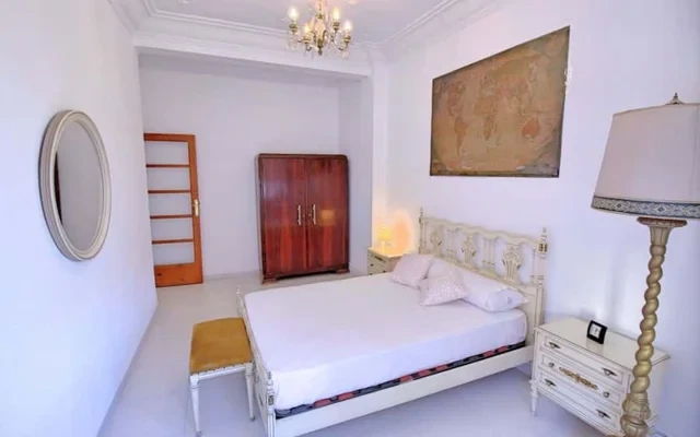 Piso de 4 habitaciones en Ciutat Vella 1