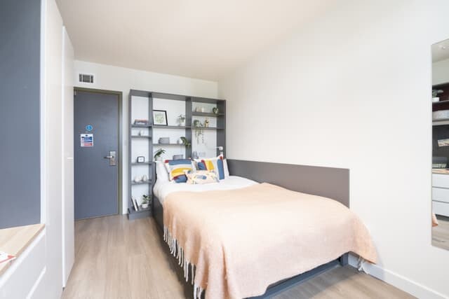 Townhouse Shared Apartment- Large