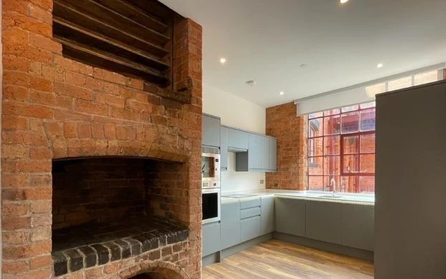 HL-34 Vittoria Street 2