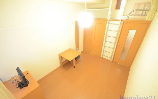 レオパレス雅 4
