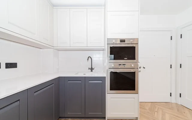 Flat 3, Tryon House , 5 Brook street , Kingston Upon Thames , KT1 2NH 2