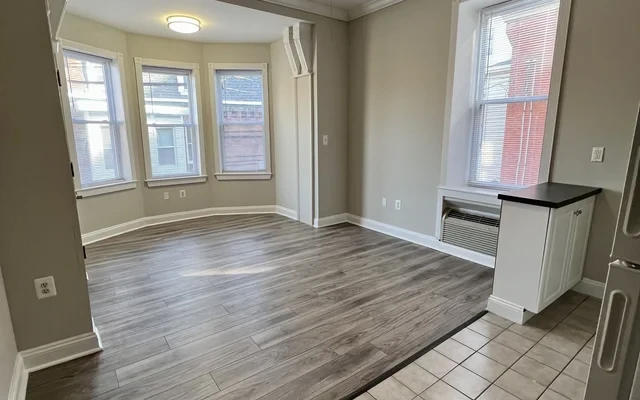 CA - 4117 Walnut Street 4