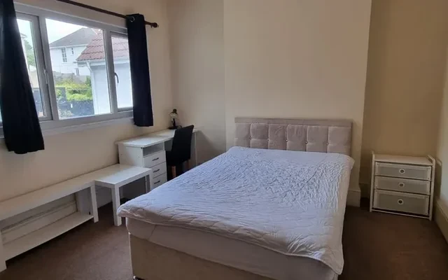 Eversley Road, Sketty, Swansea SA2 1