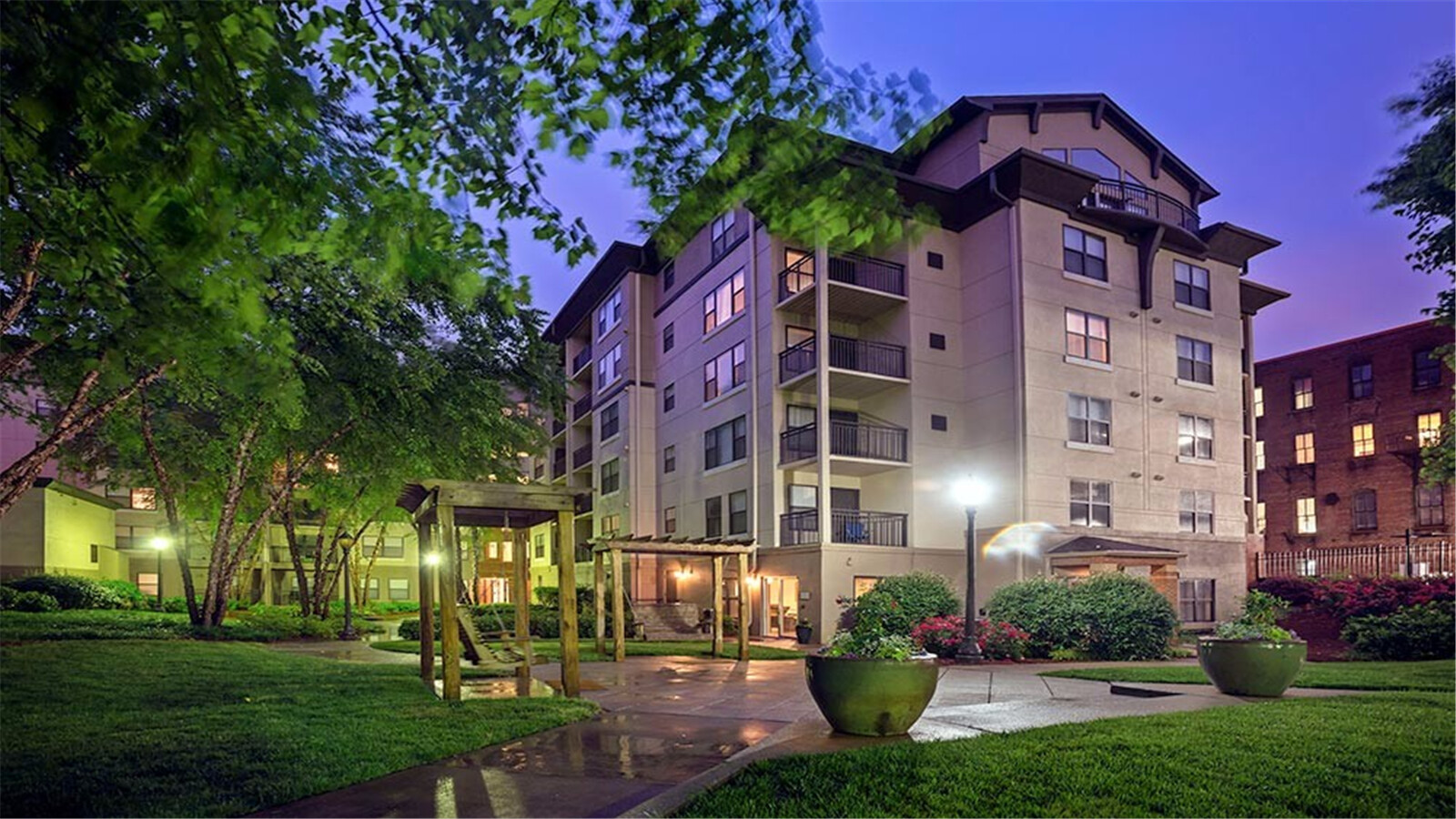 City Plaza - 133 Trinity Ave SW, Atlanta, GA Apartments for Rent