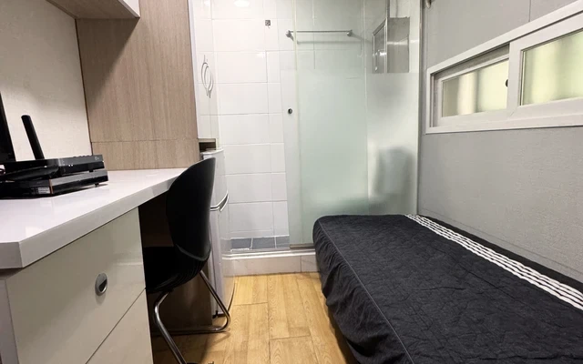Sinchon - Seoul student accommodation - Room B