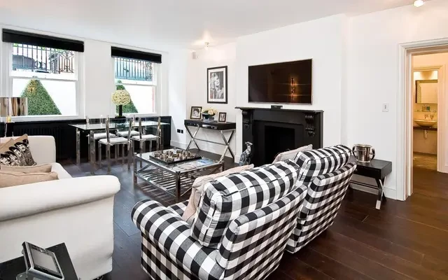 Rutland Court, Rutland Gardens, Knightsbridge, London, SW7. SW7 1BW 0