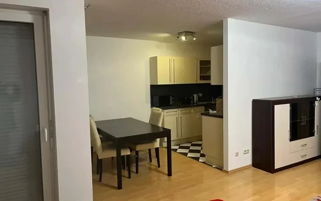 Stilvolle, sanierte 3-Raum-Wohnung mit gehobener Innenausstattung mit EBK in Munchen Laim 2