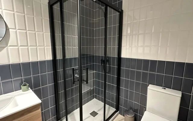 Avenida Bellas Vistas, 9. Local 4 (ONLY STUDENTS) 2