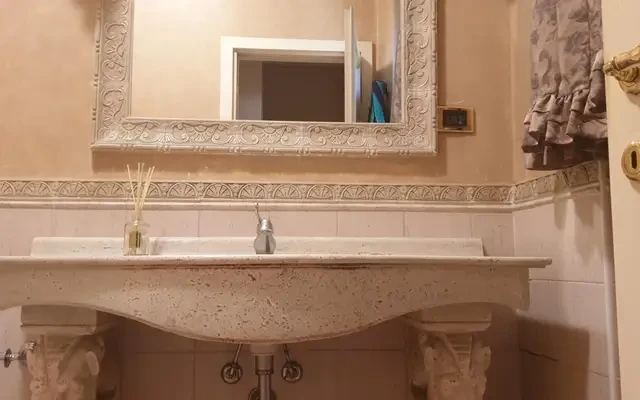 Elegant bedroom in 2-bedroom apartment, near Parco Gramsci 2