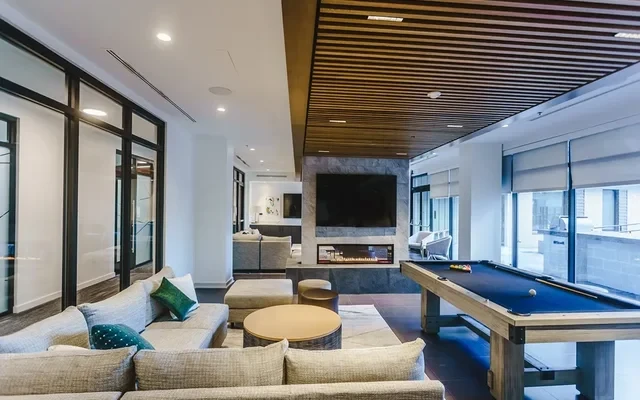 10th and Dairy - Charlottesville student accommodation - Pool Table