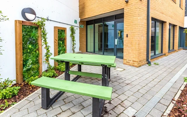 Holden Court 4