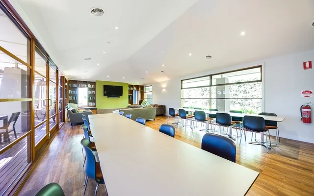 116-130 Main Drive 3