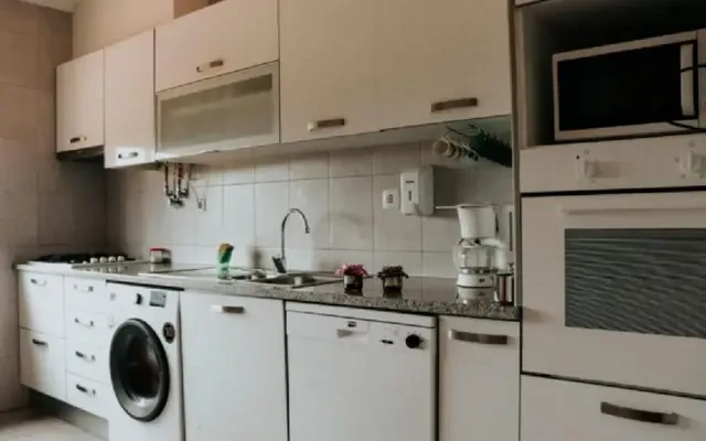 house near R. da Marconi - Setubal student accommodation