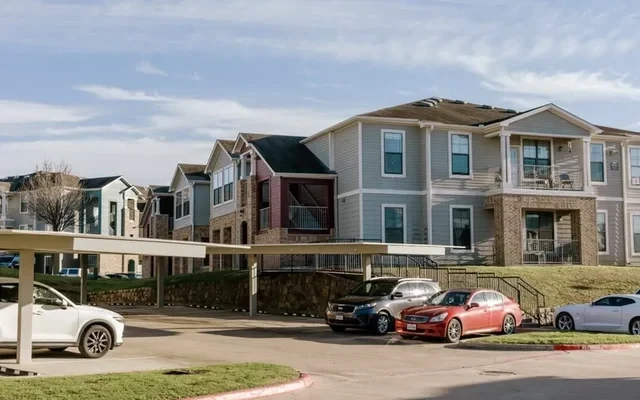 2818 Apartments 0