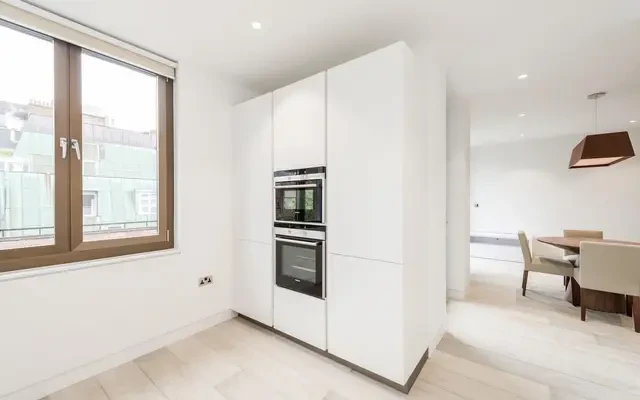 1 Bennet Street, St James's, London, SW1A 1RP 2