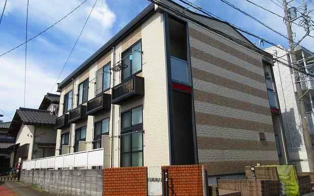 レオパレス髙田アパルトマン 0