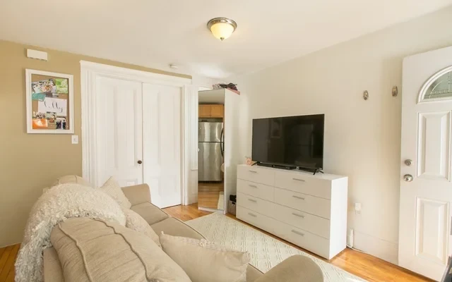 9 Auburn Ave 0