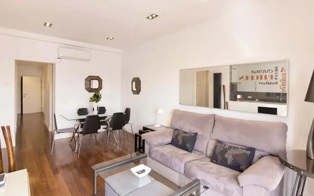 Plaza de Tirso de Molina 4