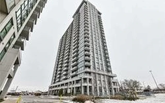 Entire Place·2B2B···349 Rathburn Rd W 1