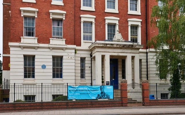 Queen's Hospital Close 1