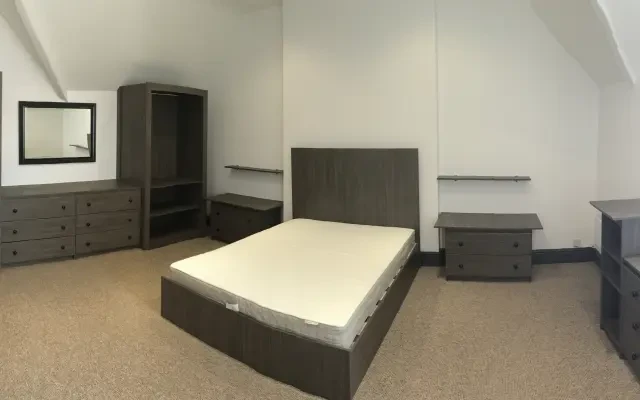 Flat 5, Derby Road, LE11 5AG 1