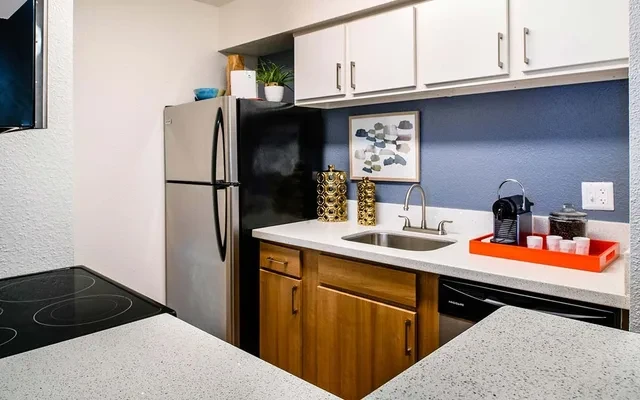 The Daphne Apartments 4