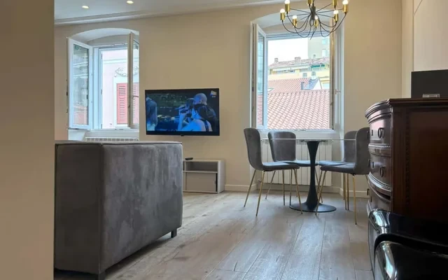 "The Duchess" Apartment 2