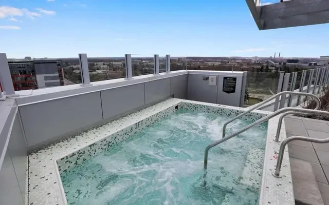 The Abbot - East Lansing student accommodation - Swimming pool