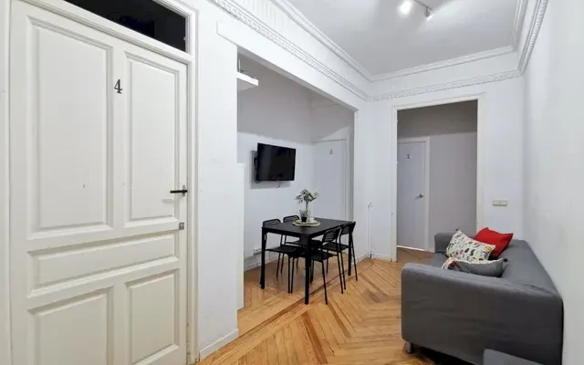 Nice double room in Calle Velázquez 3