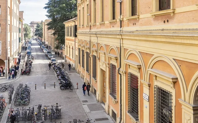 Via Luigi Zamboni 3