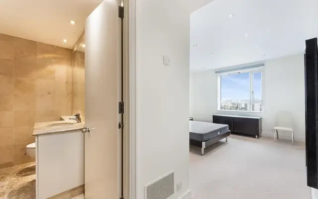 Eaton House, Canary Riverside, 38 Westferry Circus, London, E14 8RN 4