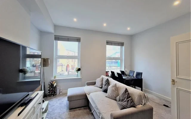 LH-159 Battersea Park Rd 0