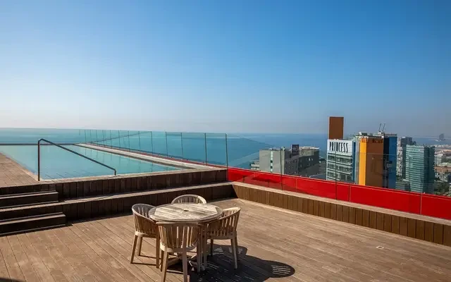 apartment in El Besòs 3
