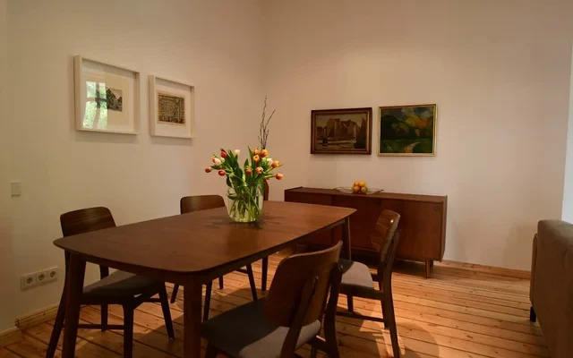 135qm Wohnung mit 2 Baedern und 2 Balkonen in Friedrichshain 2