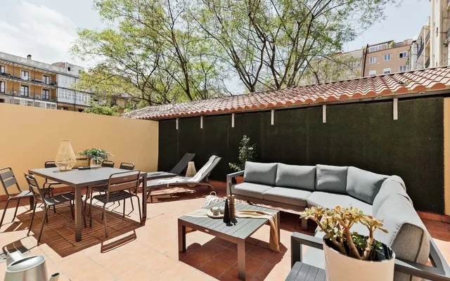 Malena - 3 bedrooms and terrace in Eixample Esquerra 0
