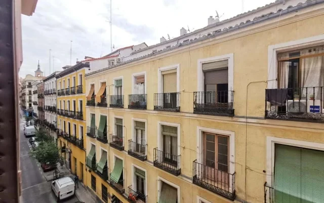 Comodo appartamento in Calle Valencia 4