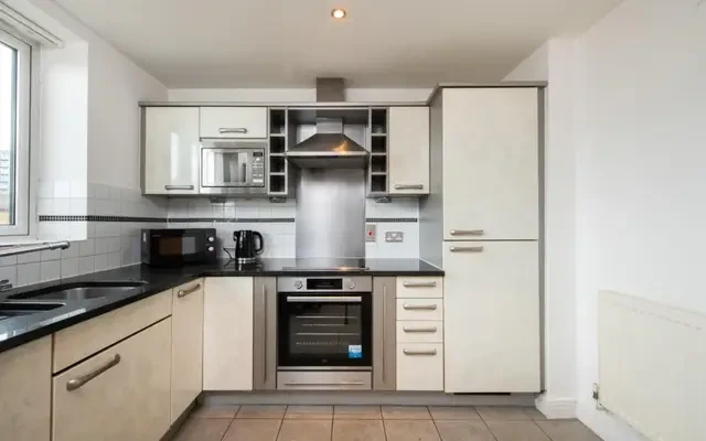 apartment in Canary Wharf 3