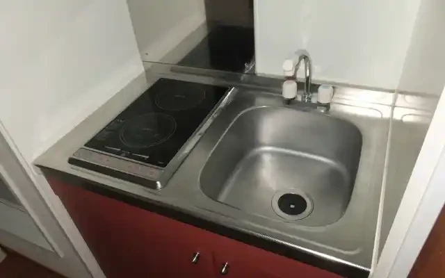 レオパレスやまと - Kamo student accommodation - 108号房间(带独立厨房)