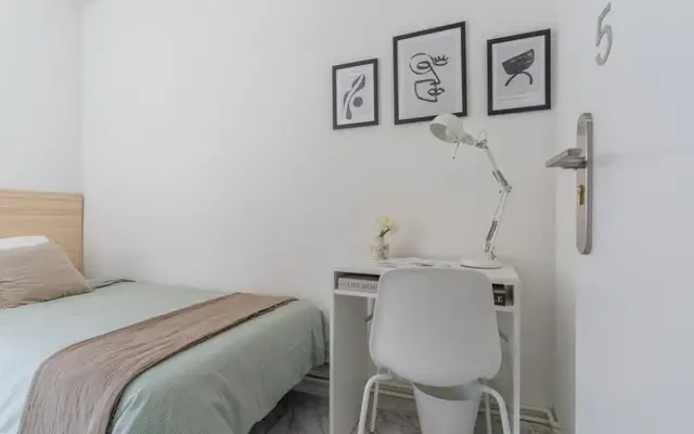 Cozy room in Avenida San Luis 3