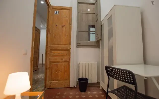 Individual bedroom in a shared flat, only women 0