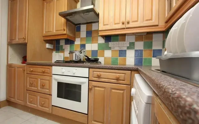 apartment in Mile End 1