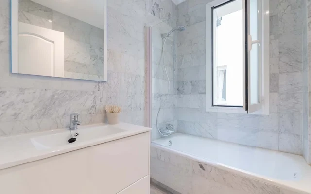 HERMOSO PISO EN CALLE MANTUANO DE 3 HABITACIONES 0