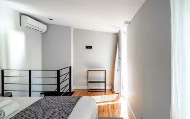T1 Santos Apartment: Modern Comfort in Lisbon’s Trendy Santos Neighborhood 4