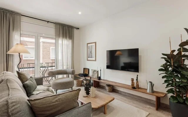 Briso - 3 bedrooms and balcony in Vila de Gracia 1