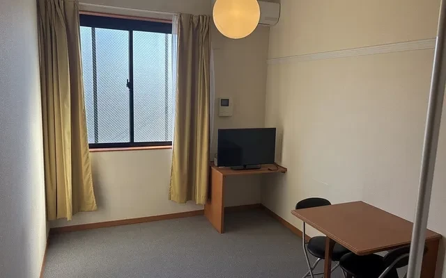レオパレスエスペーロⅢ - 埼玉市の学生向け宿泊施設 - 204号房间(带独立厨房)