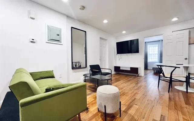 148 Cornelia Street, Brooklyn 3