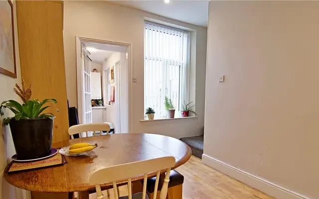 25 Williamson Road, Lancaster 4