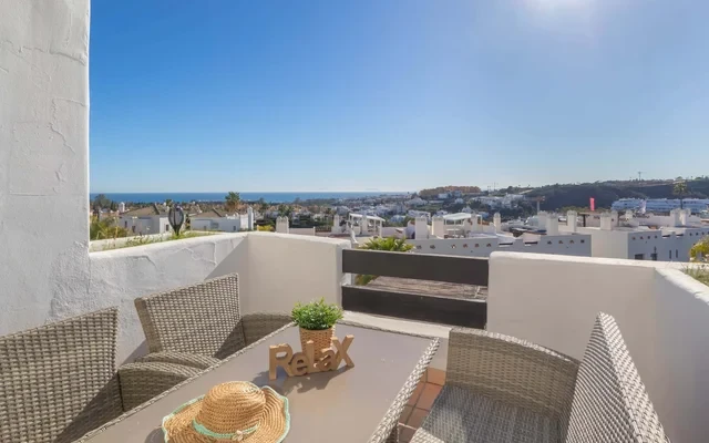 Sunset Sunshine Pool and Golf 0